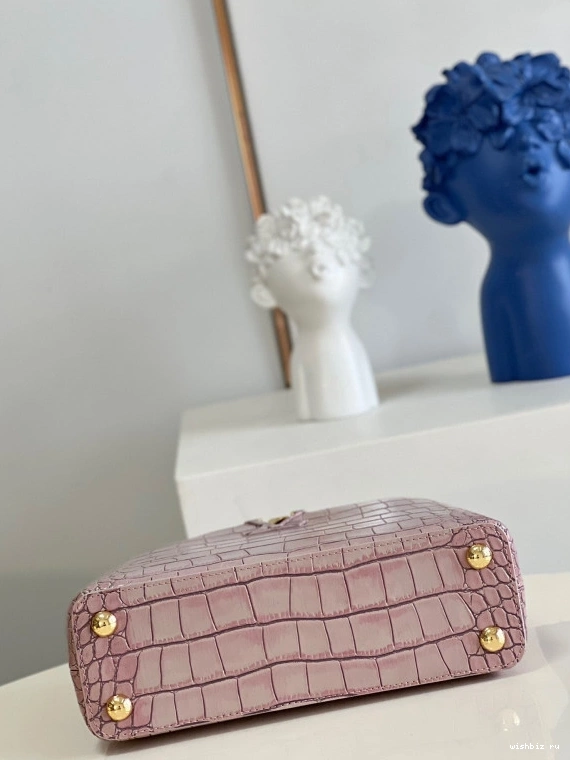 WIS CAPUCINES BB VUITTON LOUIS 0308